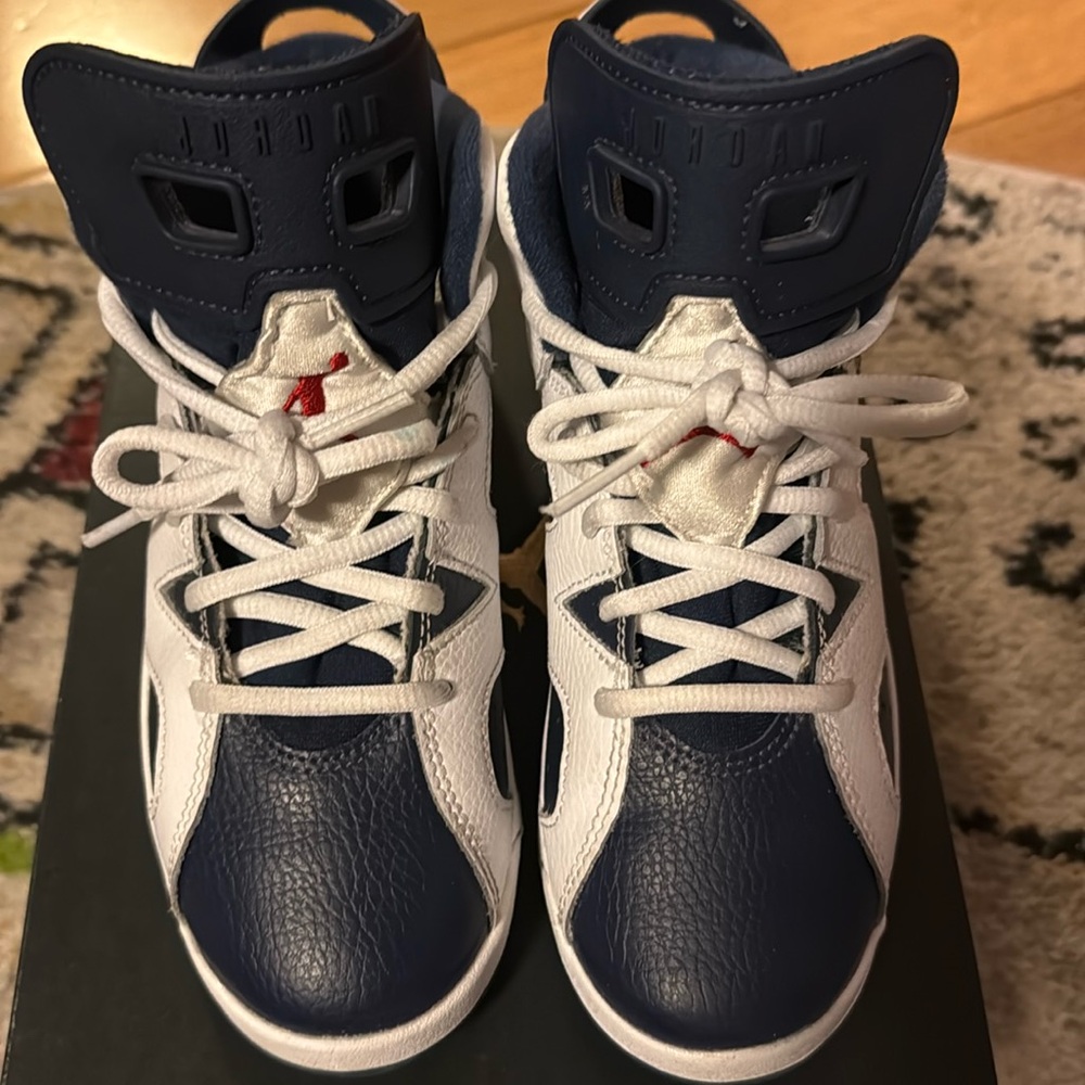 Kids Jordan 6 retro sneakers red / white / blue sz 3Y